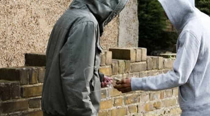 Arrestato 33enne "pusher" nei pressi della scuola primaria di Cirella