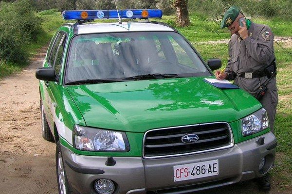 Fuscaldo, sequestrato deposito abusivo di rifiuti