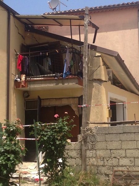 Scoppia bombola di gas, donna in gravi condizioni