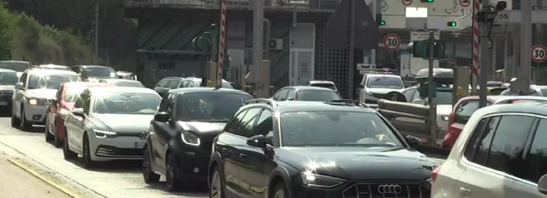 Un’ora di attesa agli imbarcaderi di Messina. Rallentamenti sull’A2