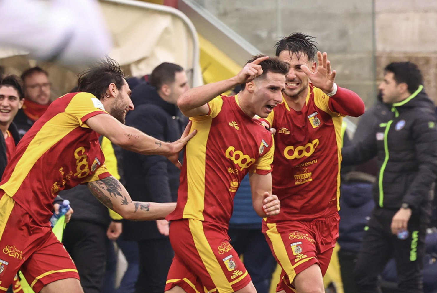 Rimonta del Catanzaro al Ceravolo, Pittarello trascina i giallorossi nel 3-2 all’Empoli