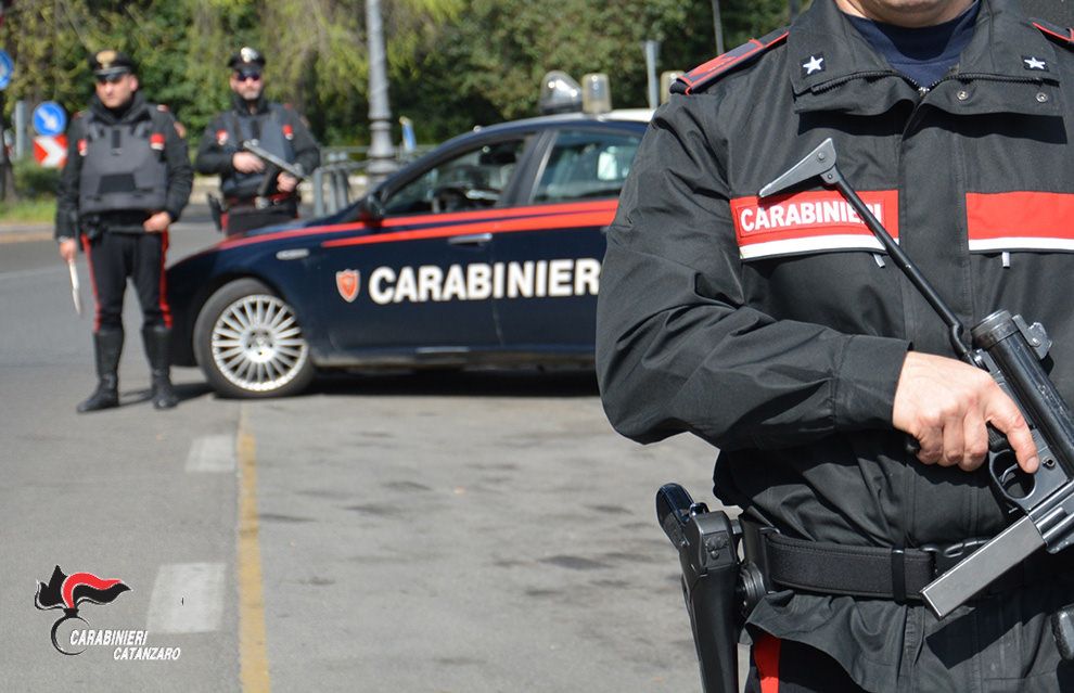 Nocera Terinese, i carabinieri gli trovano in casa 686 grammi di marijuana: arrestato