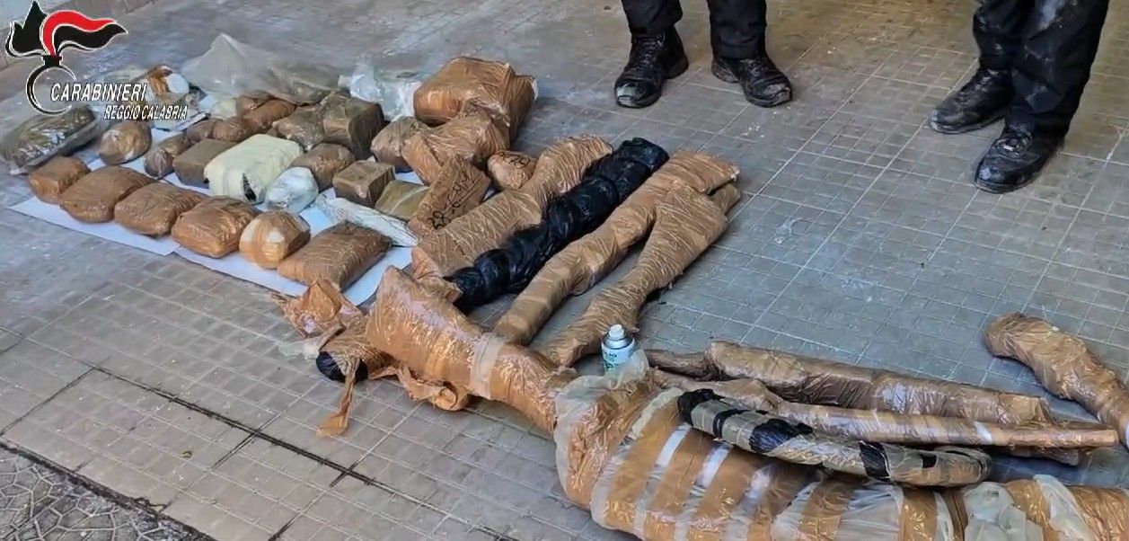 Arghillà, il quartiere-ghetto di Reggio diventato “deposito” di armi per i clan e «crocevia per la ricettazione»