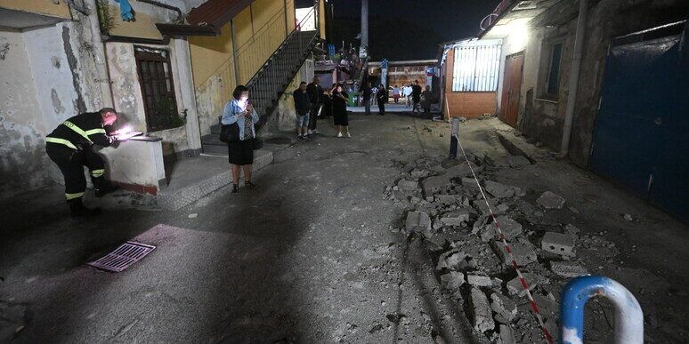 Campi Flegrei, risveglio con la paura dopo il terremoto