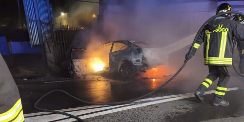 incendio auto catanzaro 1
