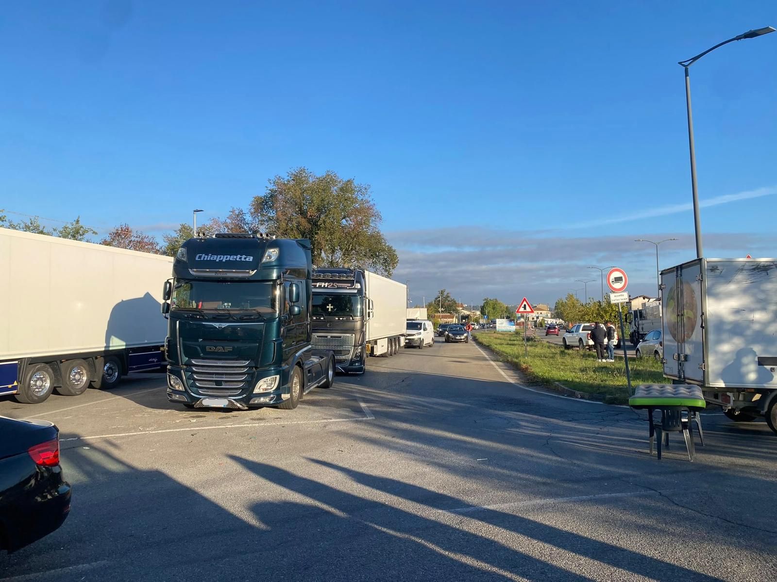 Rende, Usb con agricoltori e autotrasportatori: presidio verso lo sciopero