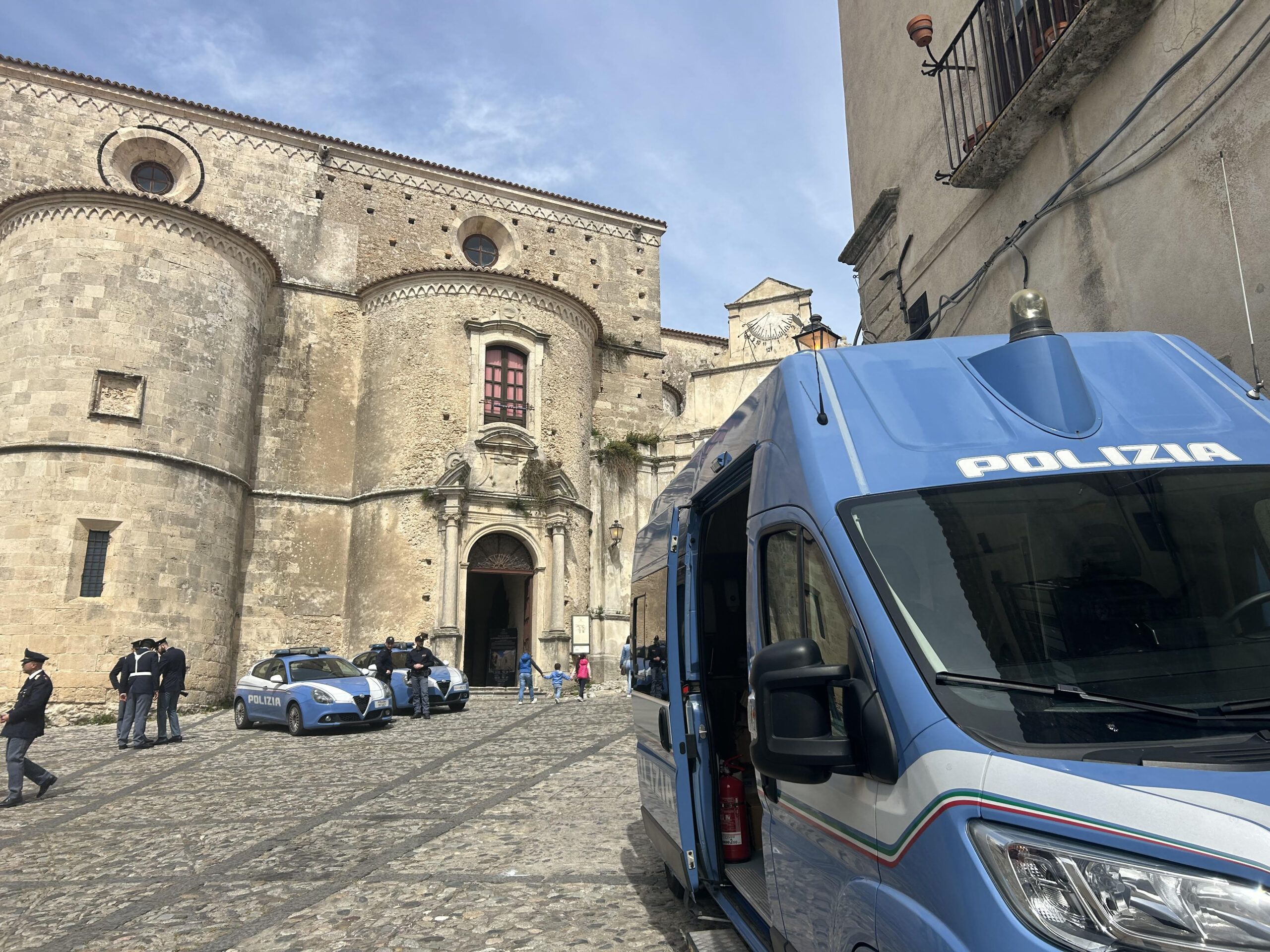 Reggio Calabria, nel borgo di Gerace l’anniversario della Polizia di Stato – FOTO E VIDEO