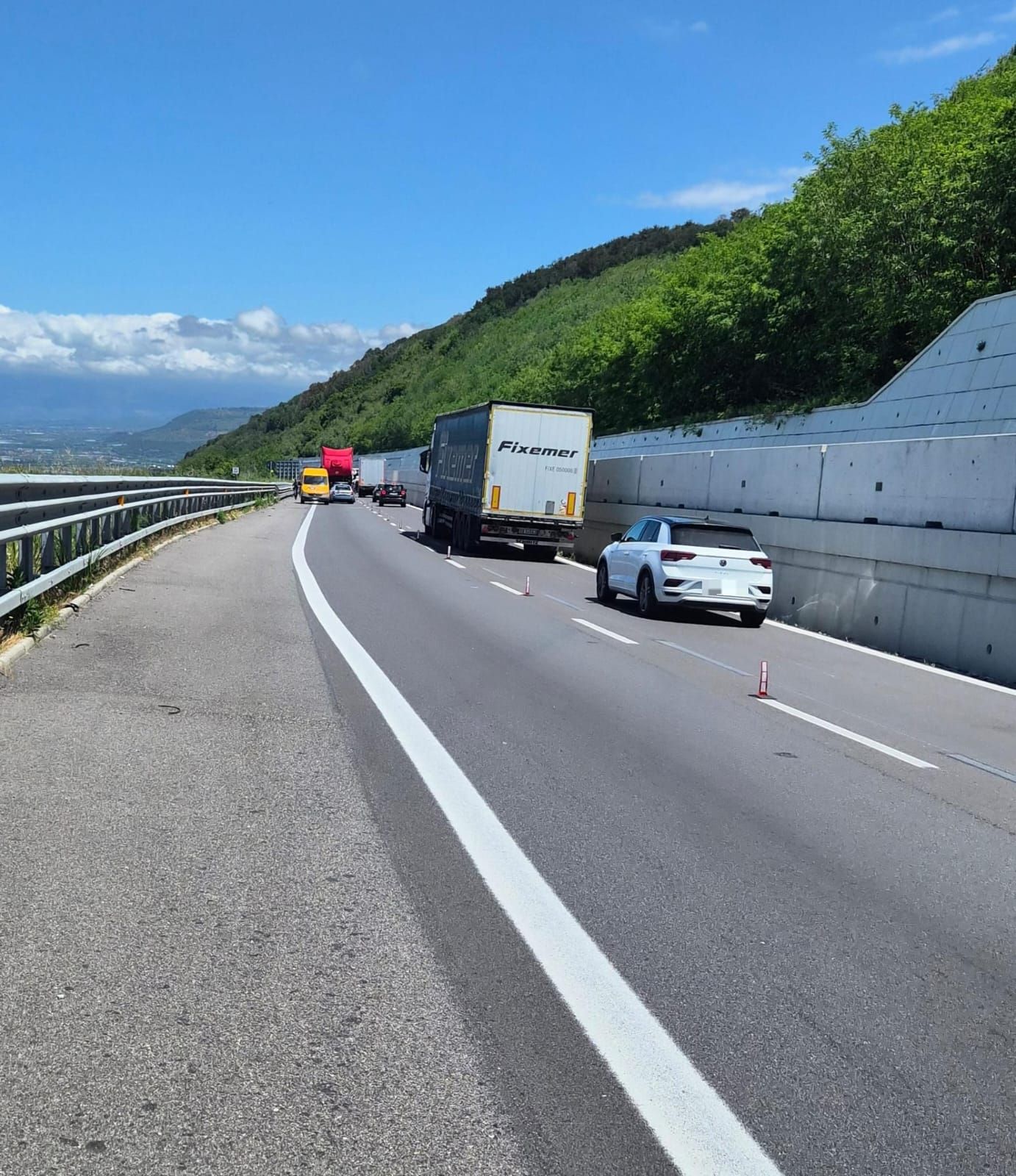 Tir in avaria tra Pizzo e Sant’Onofrio, disagi e traffico sull’autostrada