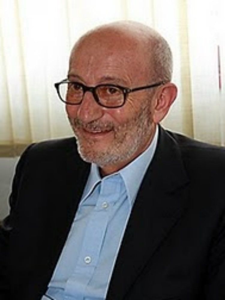 Cesare Marini potrà mantenere il doppio incarico