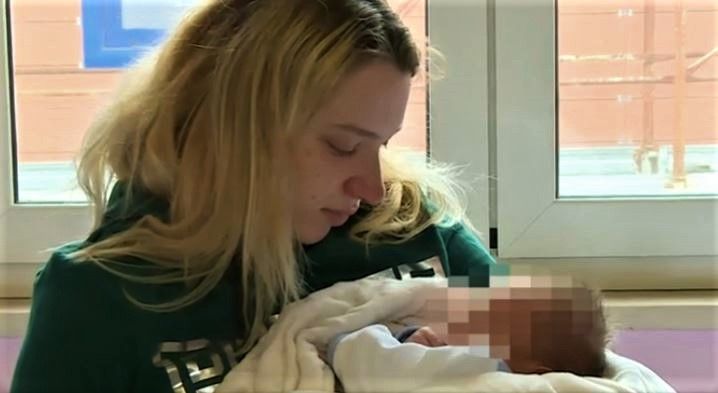 Fugge dall’Ucraina e partorisce a Cosenza. «Ho rischiato di partorire sotto le bombe»