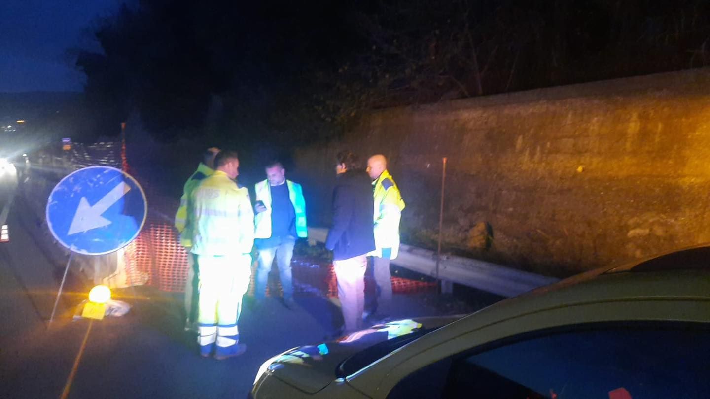 Smottamento sulla SS 18, chiuso il traffico ad Acquappesa