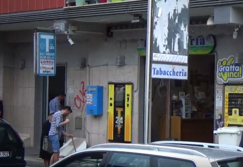 Furto in una tabaccheria a Cosenza: saracinesca sfondata, svuotate le slot