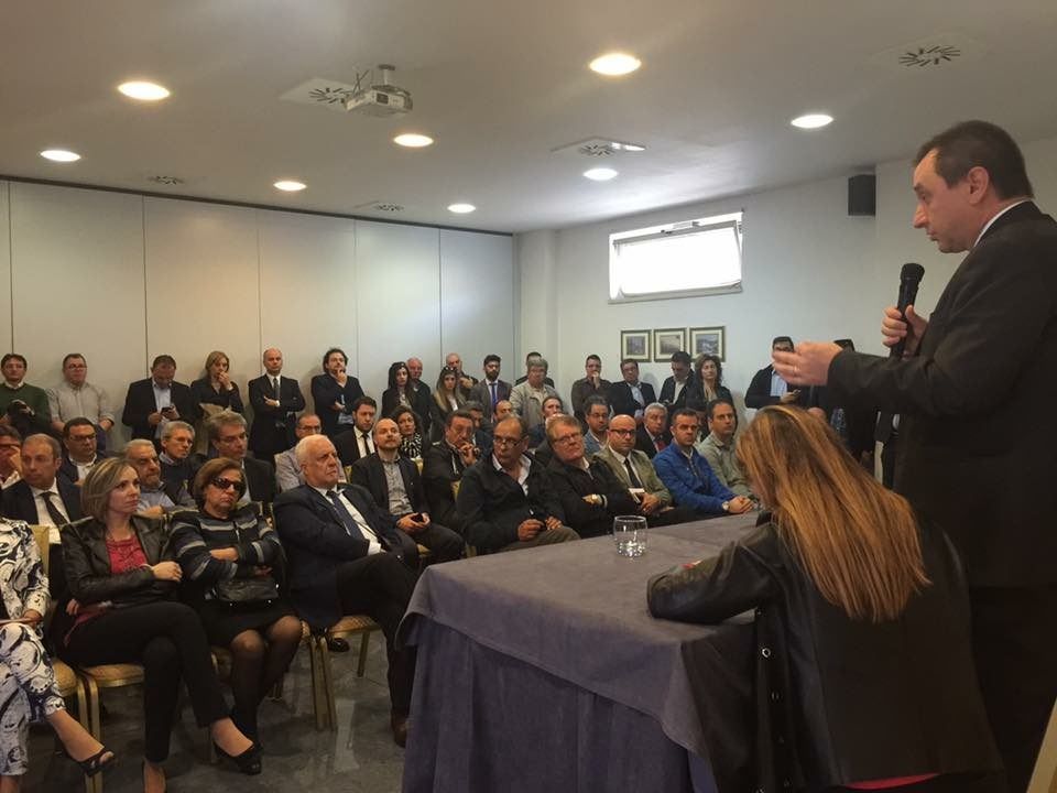 Rosato a Cosenza per il Sì: «Vogliamo un’Italia più moderna»