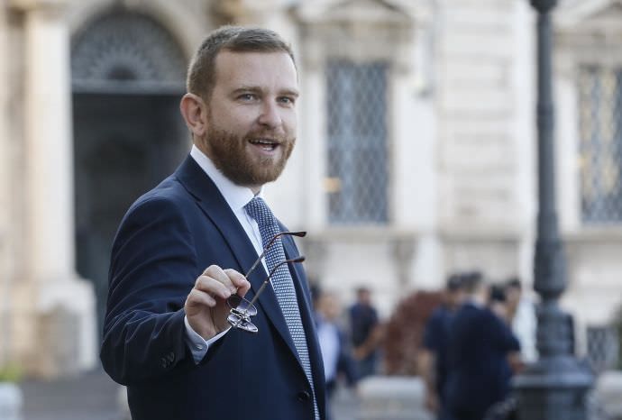 Il ministro per il Sud boccia l'autonomia "alla veneta". E pensa alla Calabria