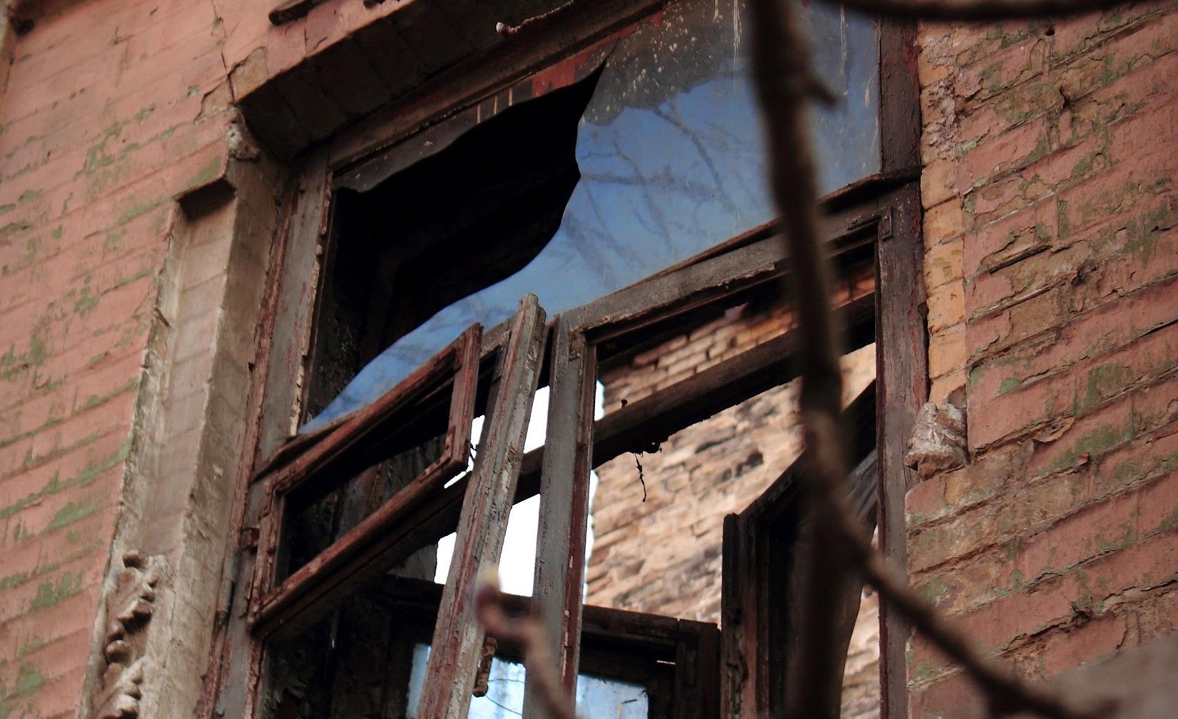 Cosenza, la teoria delle “finestre rotte”