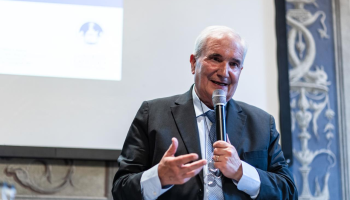 Fioroni, la sfida alla politica che ha dimenticato le persone