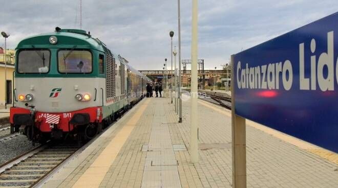 «L’isolamento della fascia jonica corre anche sui binari»