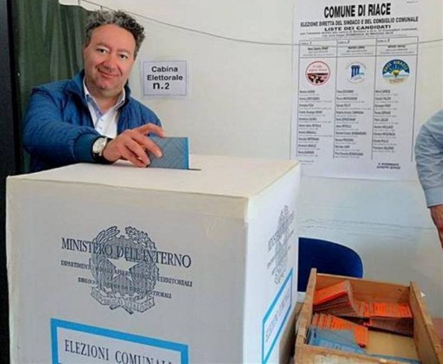 La Prefettura si costituisce in giudizio contro il sindaco di Riace