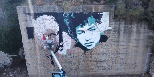 Bob Dylan e Mike Porco (l'uomo di Domanico che lo scoprì) insieme in un murale
