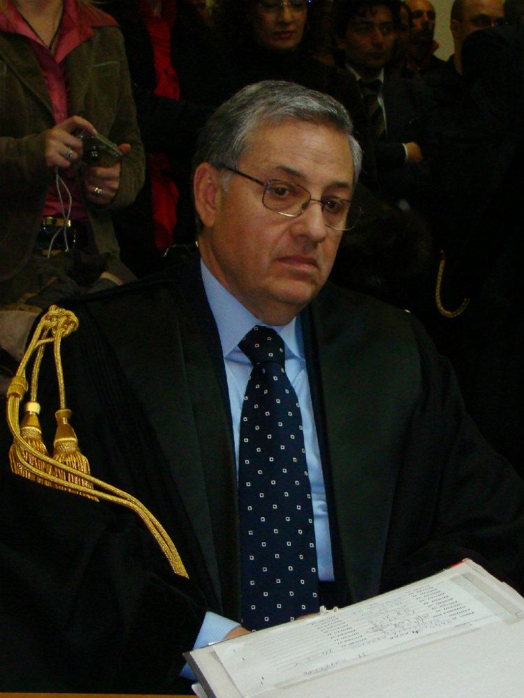 Pignatone presenta la domanda per la Procura di Roma