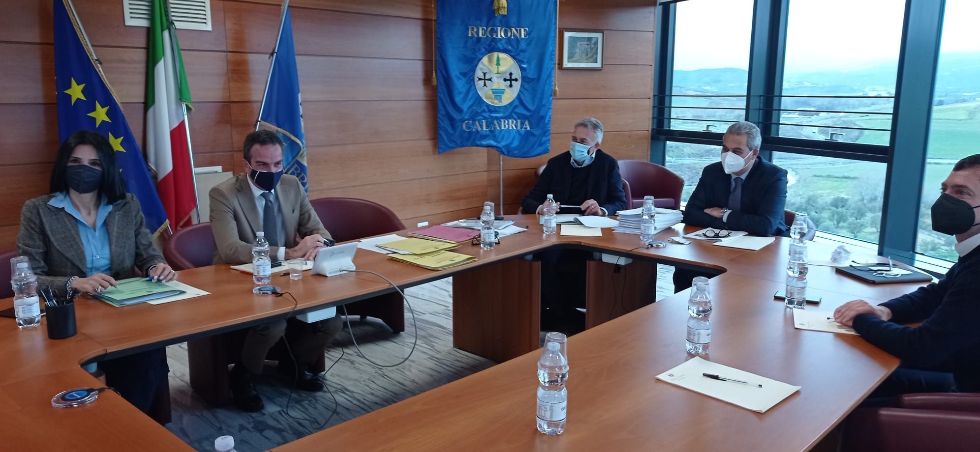 Ucraina, il piano della Regione per i rifugiati. Occhiuto: «Pronti 4 milioni per le abitazioni e 1,2 per le spese» – VIDEO