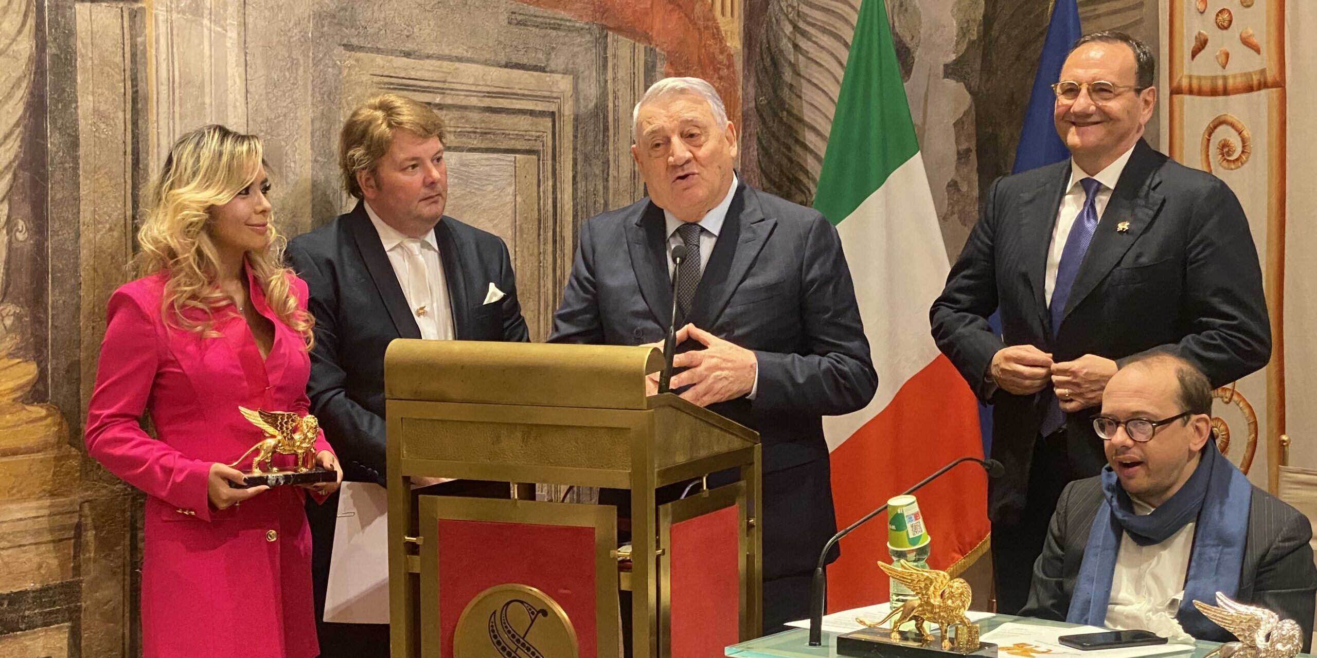 Leone d’Oro alla carriera per il maestro orafo Gerardo Sacco – FOTO