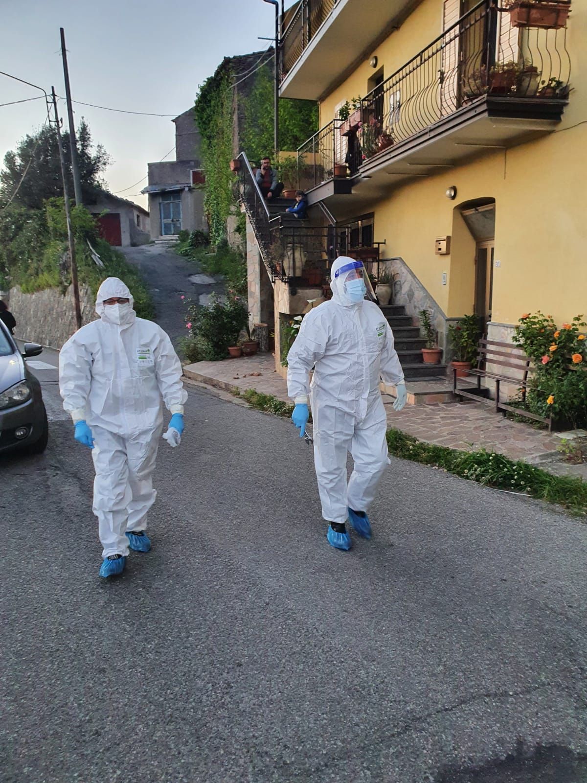 Operazione intercomunale per soccorrere una famiglia di anziani positivi rimasta isolata