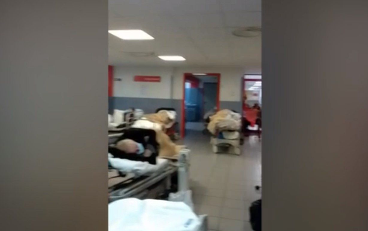 Ospedali travolti dal virus: 44 pazienti ammassati nel Pronto soccorso di Cosenza