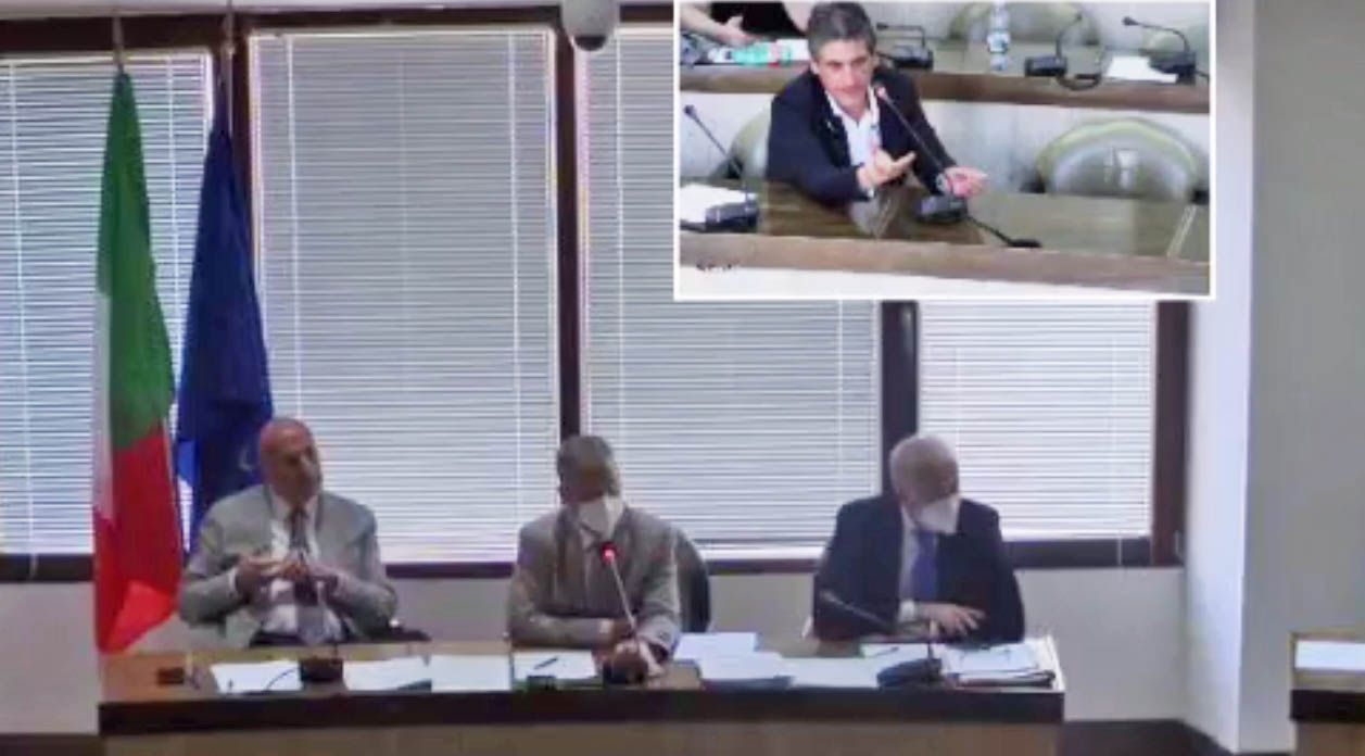 Crotone, Voce a filo di voti sul Pef Tari: scintille in aula, l’opposizione va via