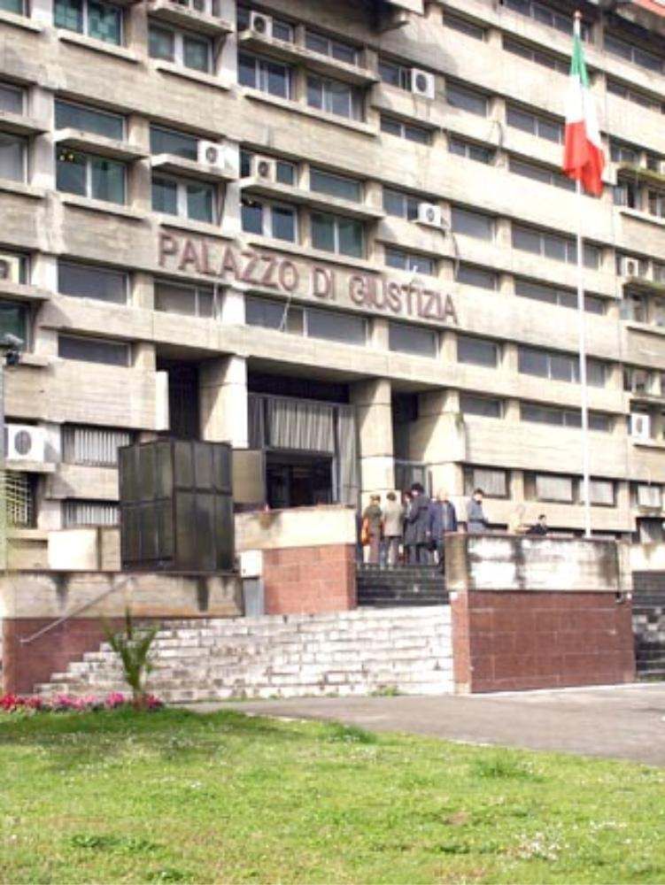 Accoltellò dipendente comunale, chiesto il giudizio immediato