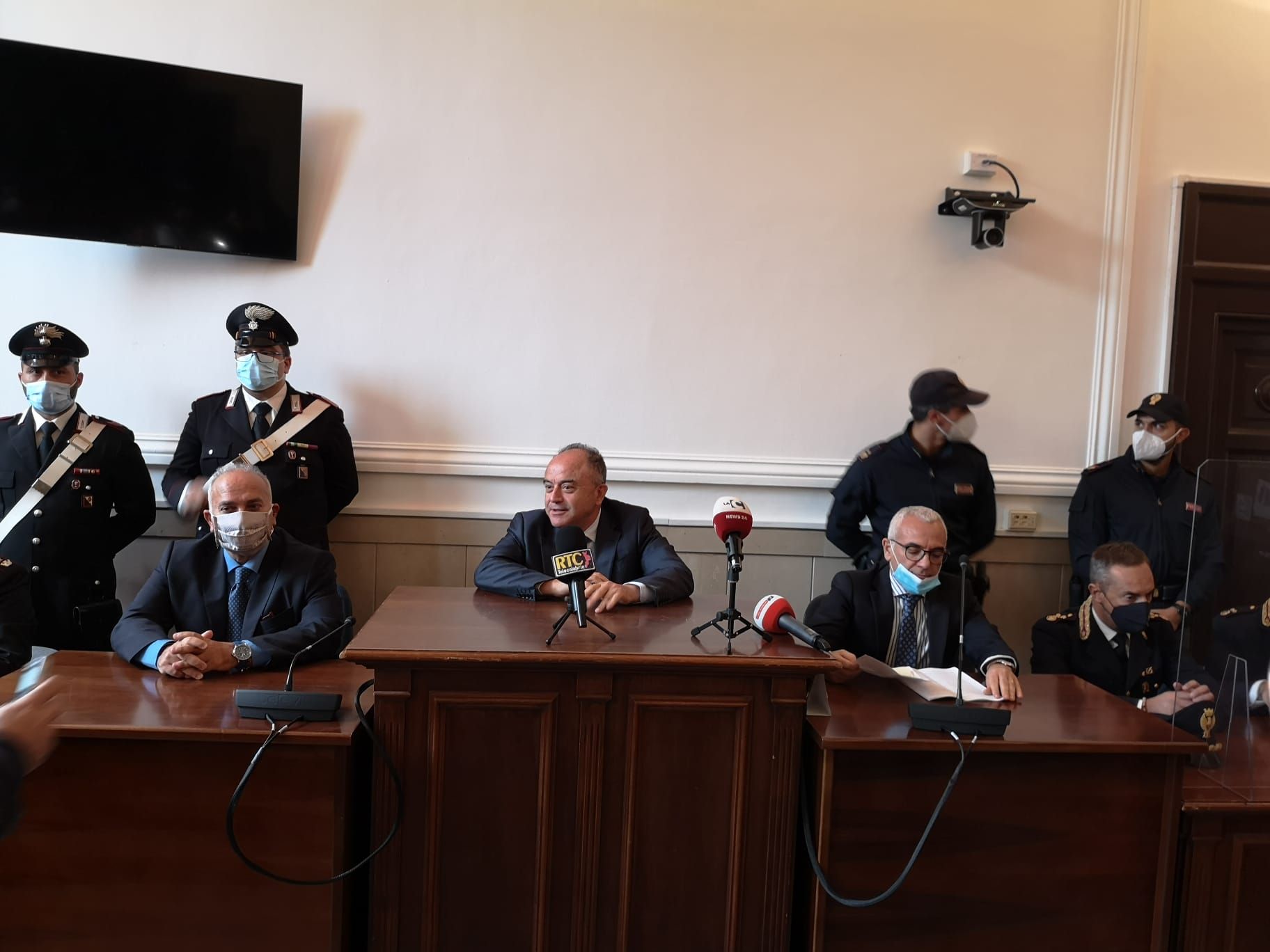 Gratteri: «Bambini sfruttati per spacciare, è allarme sociale»