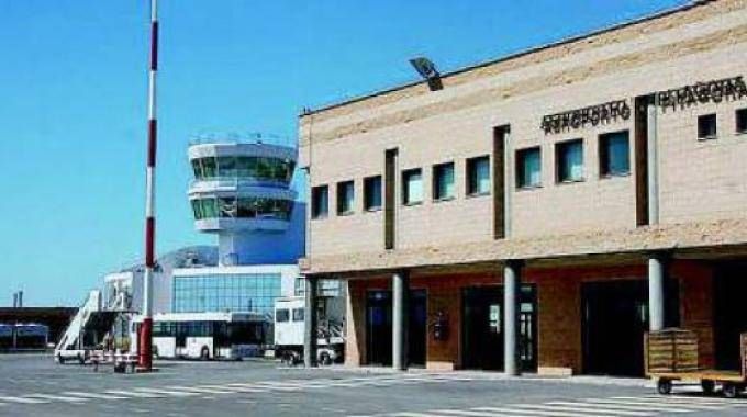 Aeroporto di Crotone, il Ministero bacchetta la Regione. «Ora si cooperi»