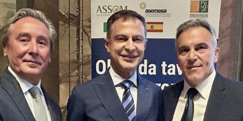De Mora, Zoukas, Moreschini