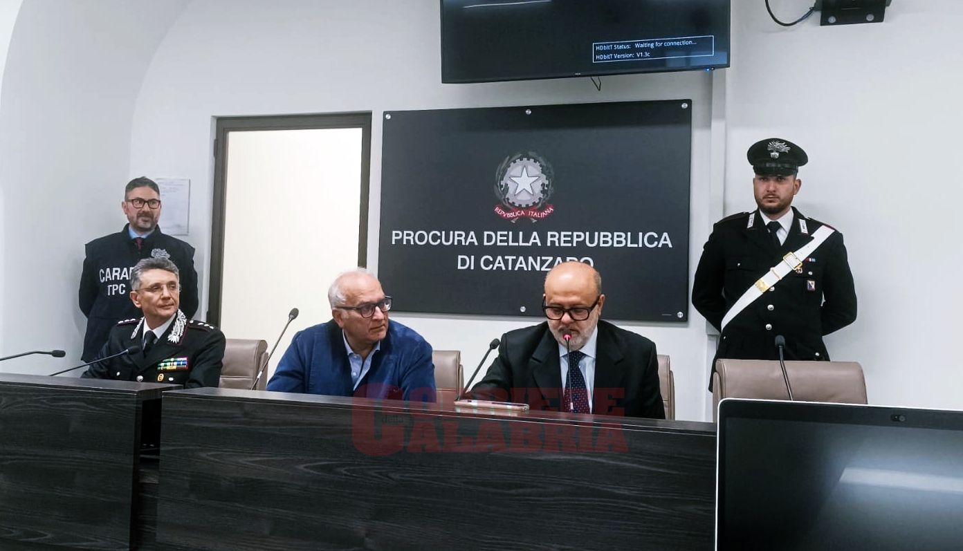 La ‘ndrangheta dietro agli scavi archeologici clandestini e il traffico di reperti. «Business importante per gli Arena»