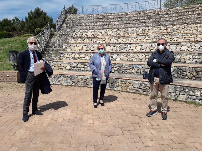 «Trasferire i pazienti Covid dal Pugliese, non si accede più alle cure»