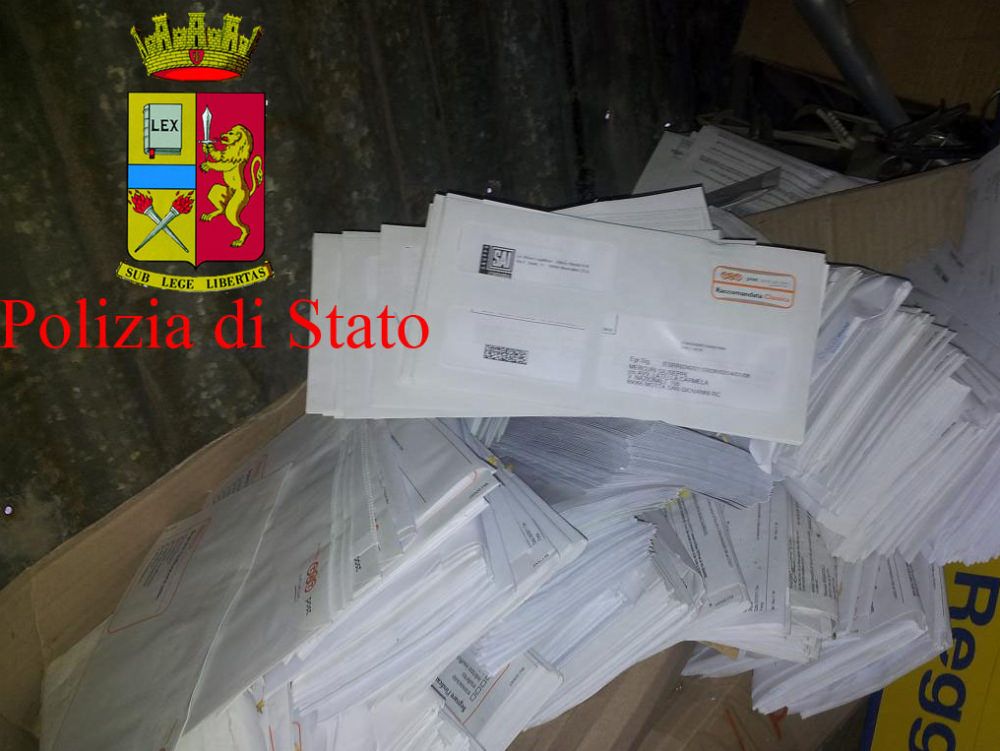 Reggio, 12mila plichi postali abbandonati