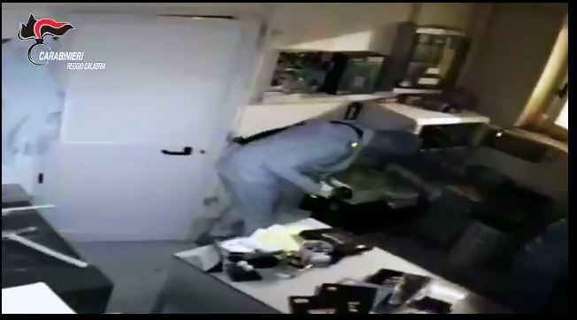 Assalto ai bancomat con esplosivo nel Reggino, nuovo arresto per Ascone – VIDEO