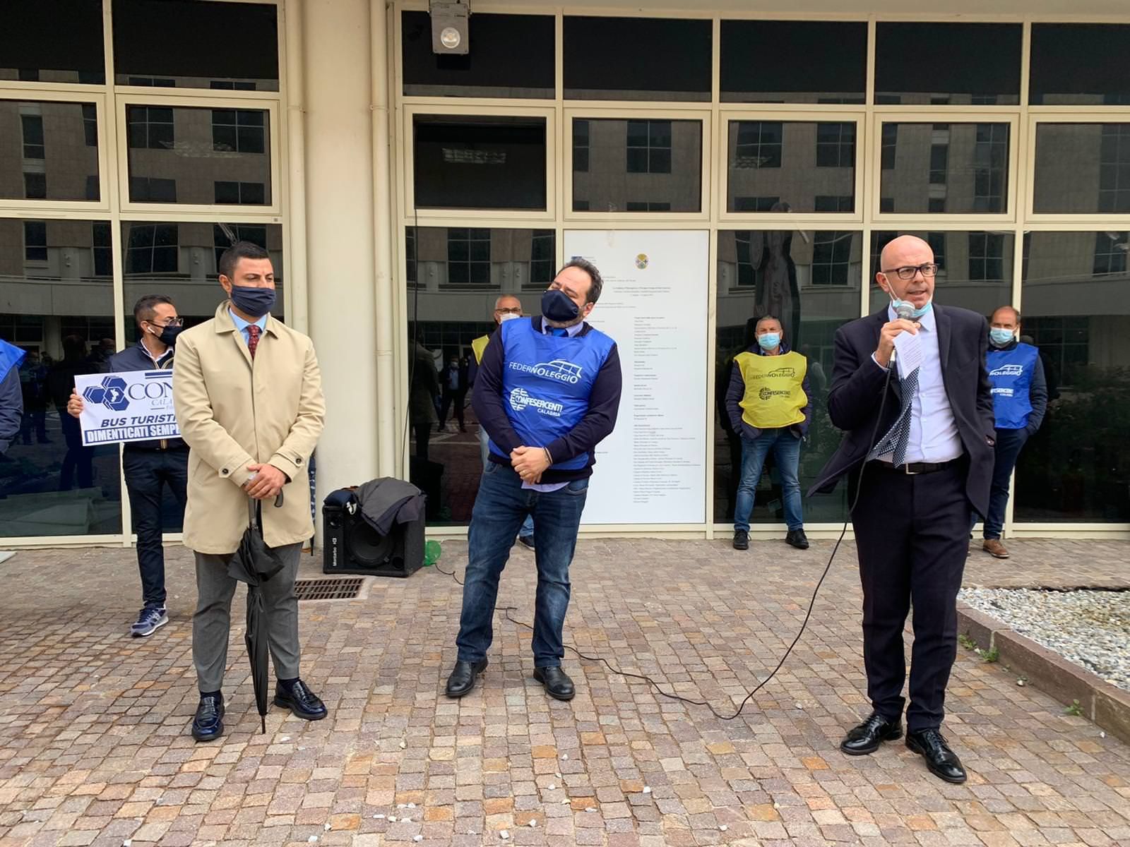 La Regione pensa a un bando per aiutare le aziende di trasporto privato