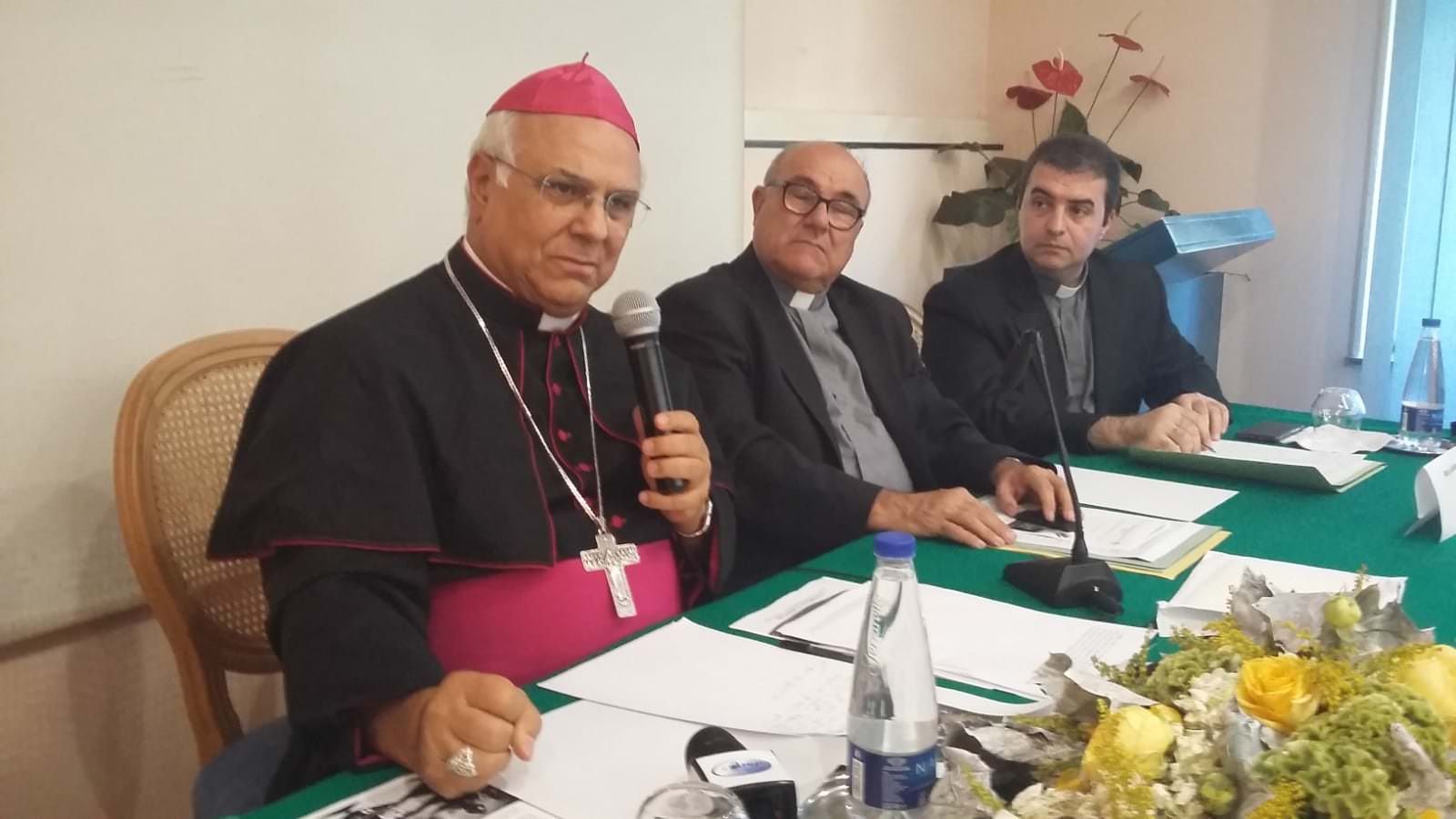 I vescovi calabresi: «Lo Stato deve fare di più contro le mafie» – VIDEO