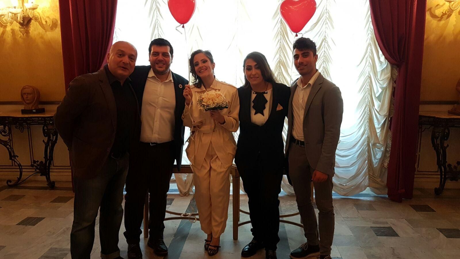 Fatima e Bernadette, spose in Prefettura