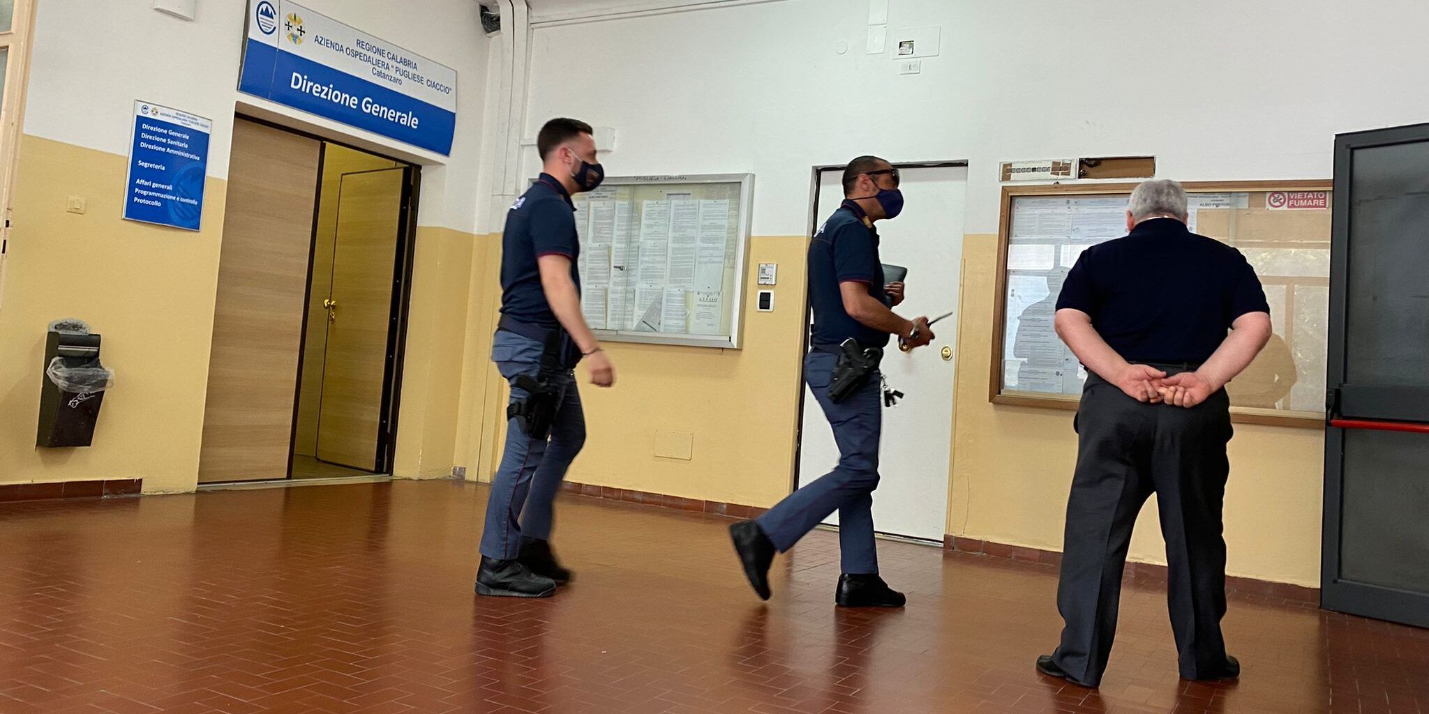 Non c’è (ancora) la firma del contratto 2021, il Sant’Anna va all’Asp e chiama la polizia