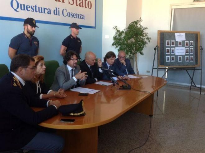 Cosenza, chieste 11 condanne per i narcos del clan Abbruzzese