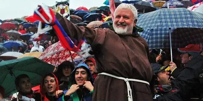 Il mondo sportivo piange Padre Fedele: il cordoglio di Cosenza, Catanzaro e Pirossigeno