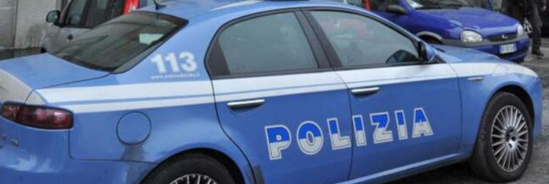 Donna uccisa a Roma nell’androne di un palazzo
