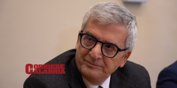 Oltre l’appartenenza, la sanità calabrese che guarda al merito. A cena con Vitaliano De Salazar