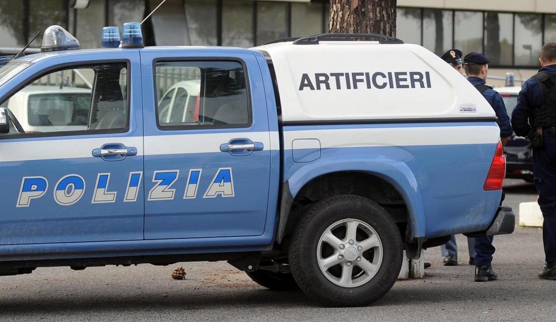 Trasportavano illegalmente 160 kg di materiale pirotecnico, denunciati