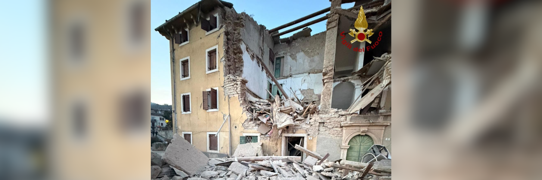 Esplode una palazzina, un morto e tre feriti – VIDEO