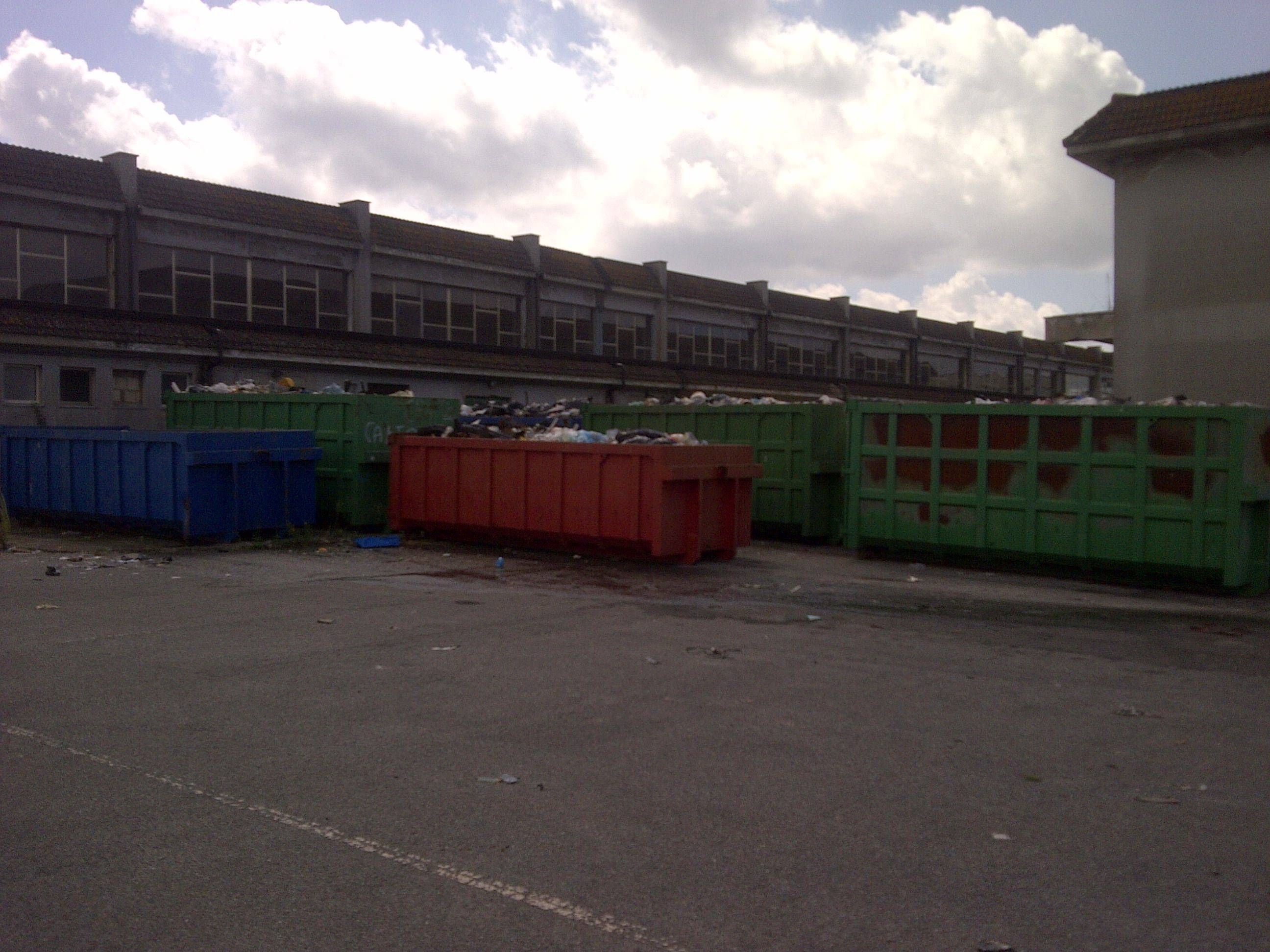 Blitz dei Nas a Vibo: gli ex mercati generali trasformati in discarica