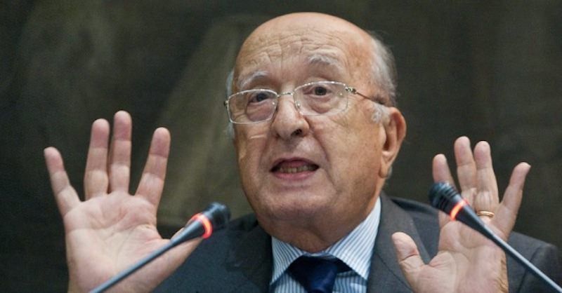 «La politica c'è ma è lontana dagli interessi dei cittadini»