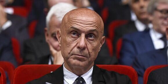 Minniti, ecco “Il signore delle spie con il cuore comunista”